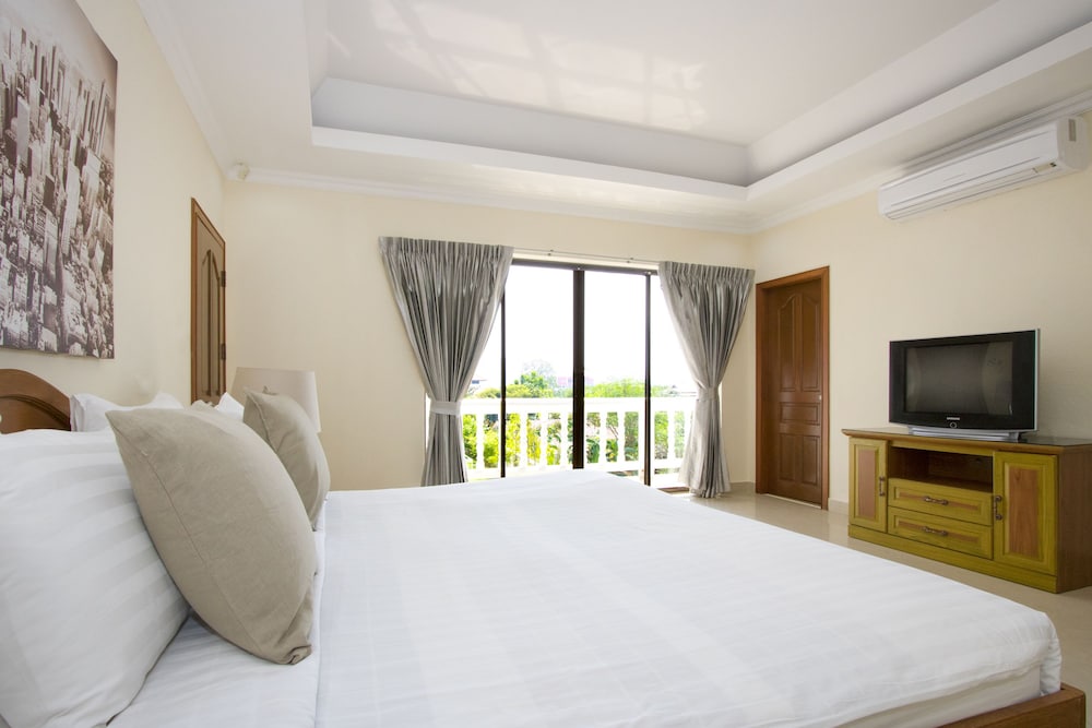 Avoca Pool Villas 13/50
