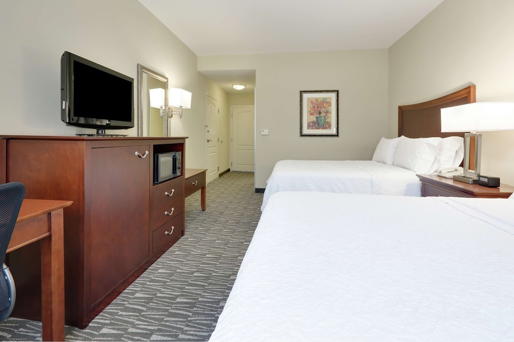 Hampton Inn & Suites Southern Pines-Pinehurst 12/42