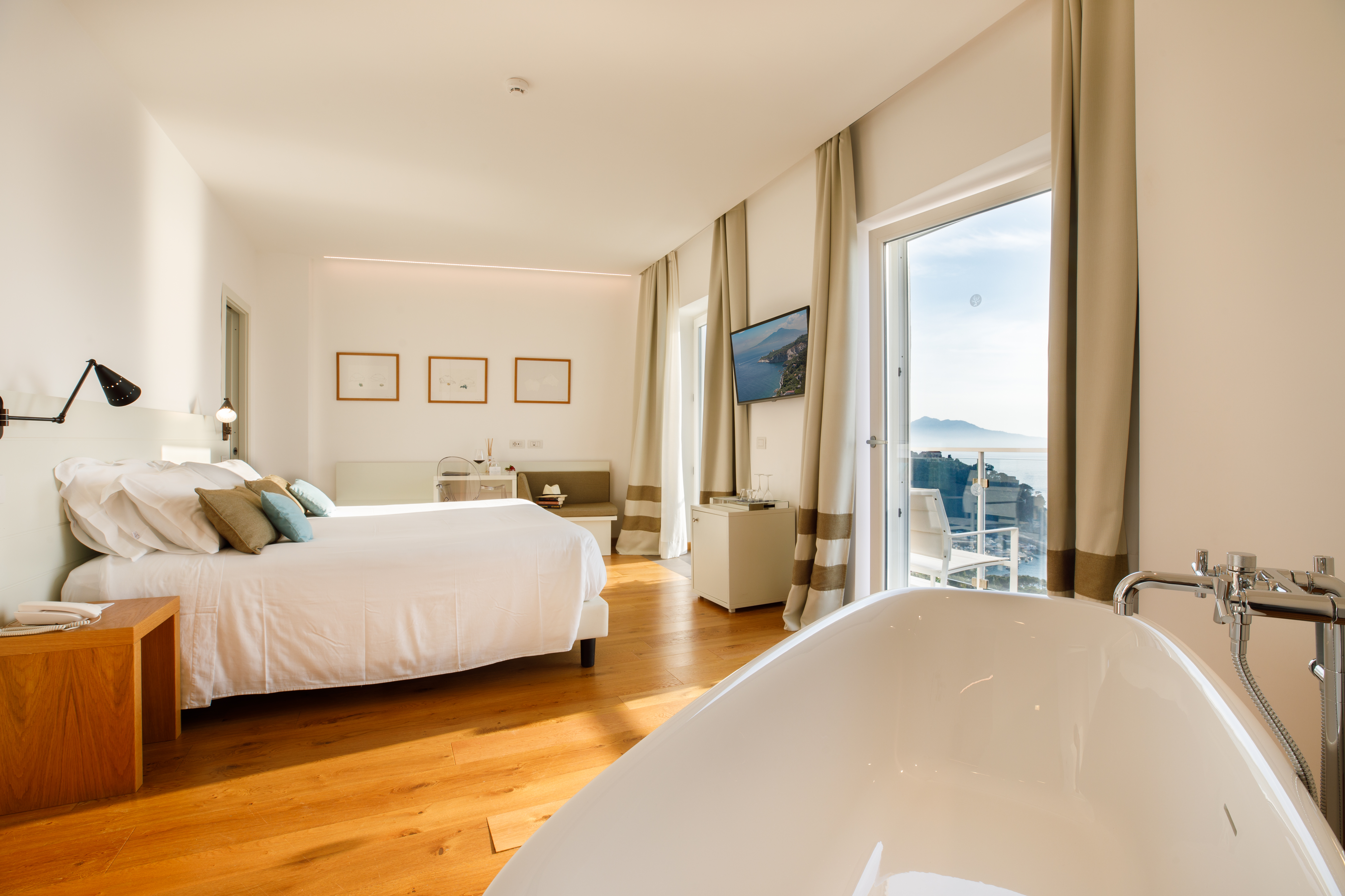 Blue, Capri, Junior Suite