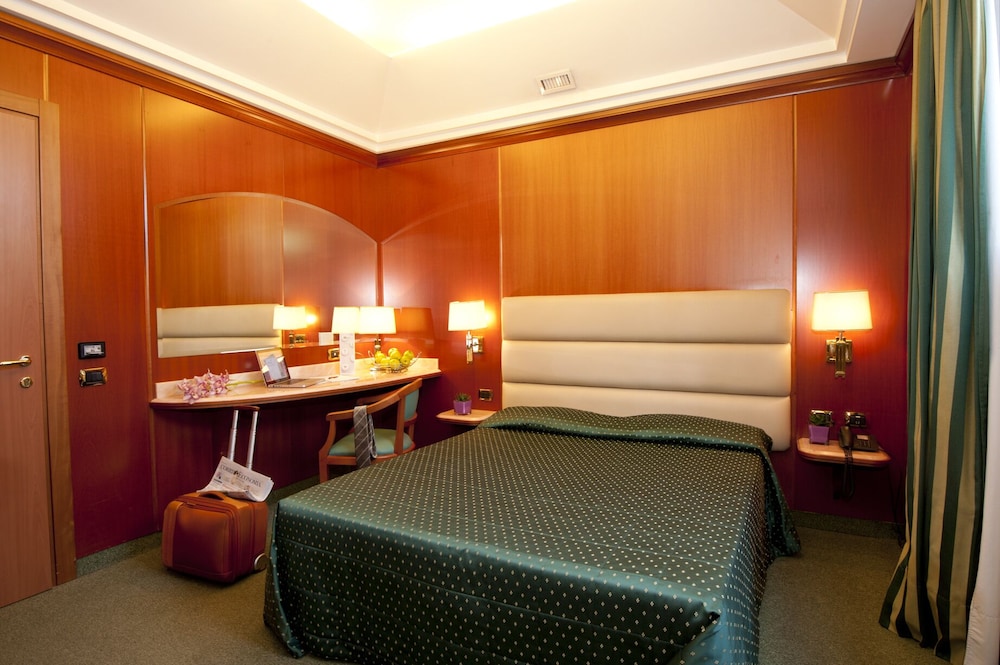 AS Hotel Limbiate Fiera 17/80