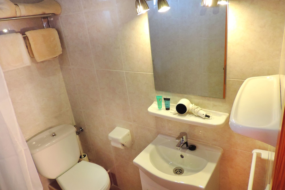Marblau Hostal 50/50