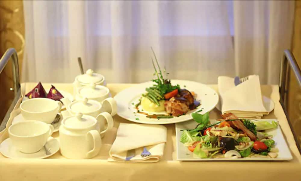 Grand Royal Hotel 29/33