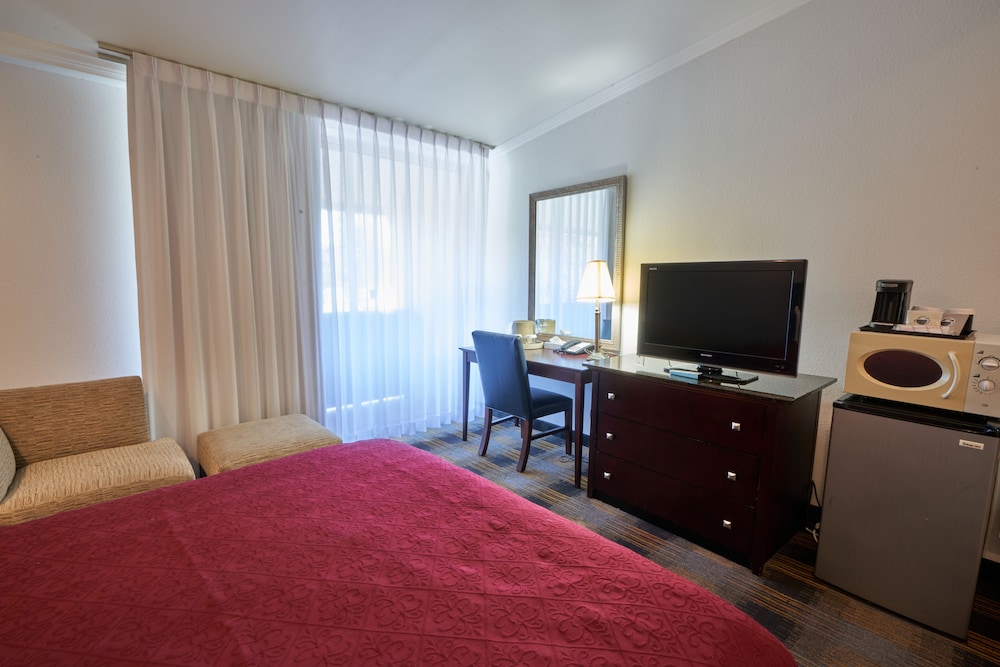 Riverview Inn & Suites 30/69