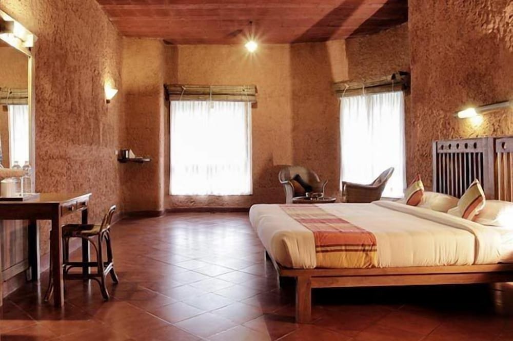 BANASURA HILL RESORT 10/50