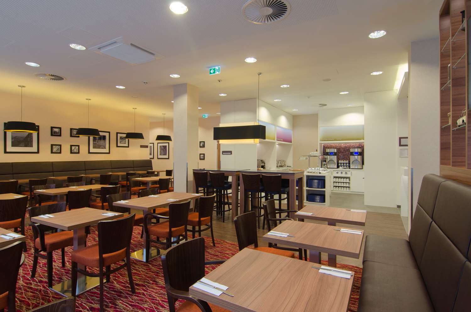 restaurant cafeteria