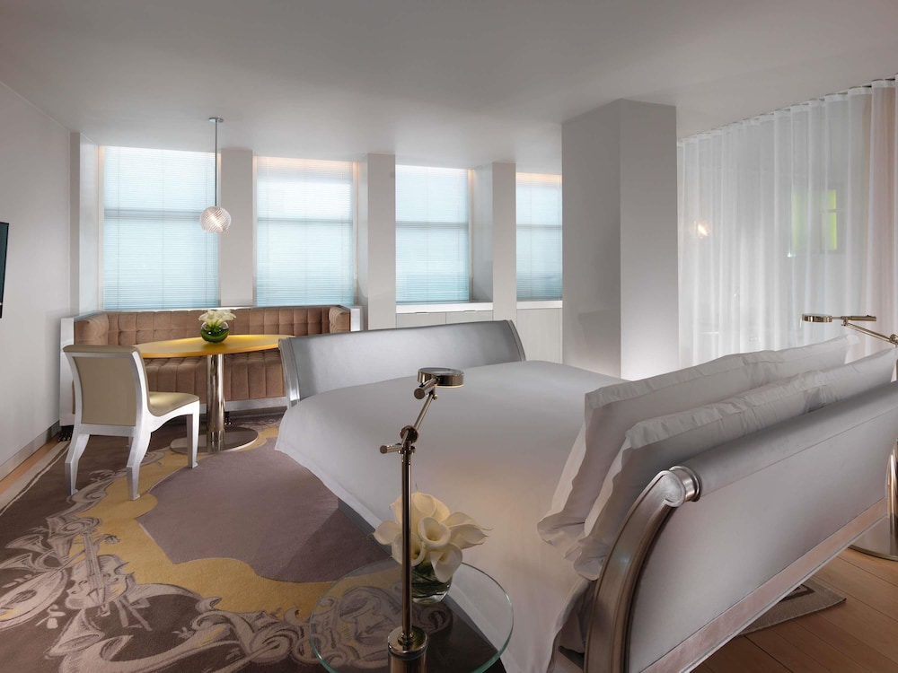 SUPERIOR, QUEEN BED, ACCESSIBLE
