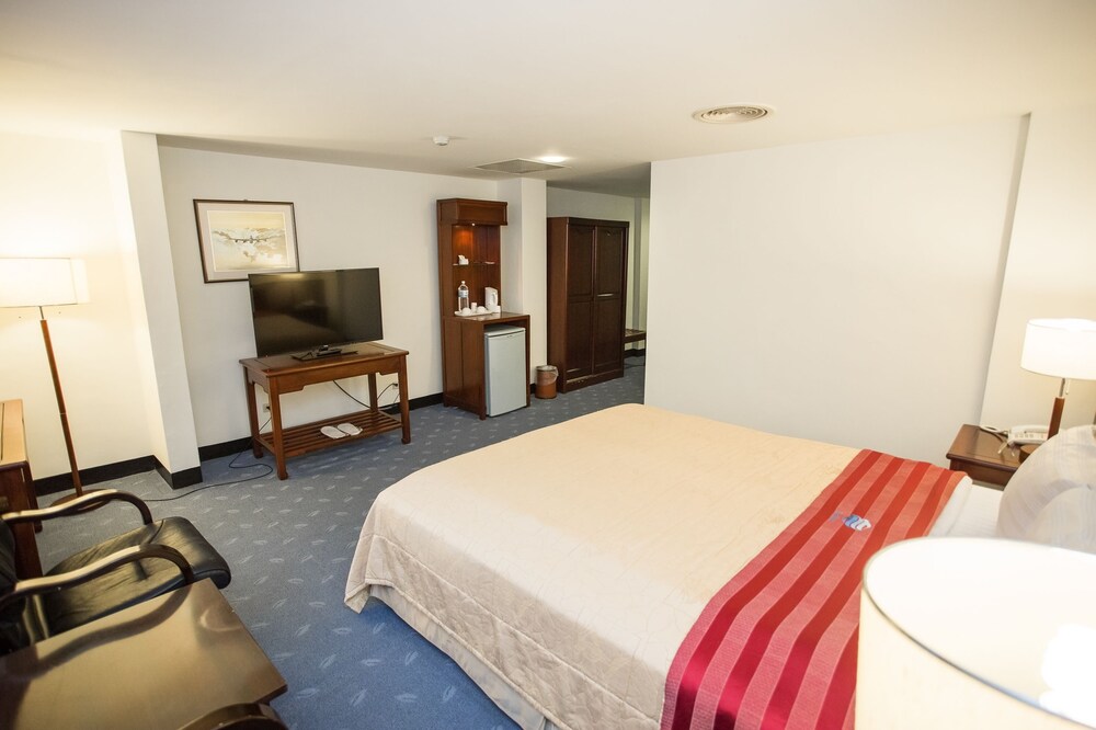 East Coast Hotel 17/71