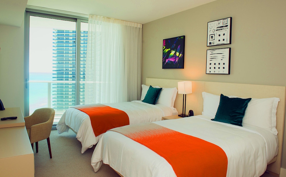 H Beach Resort Rentals 12/49