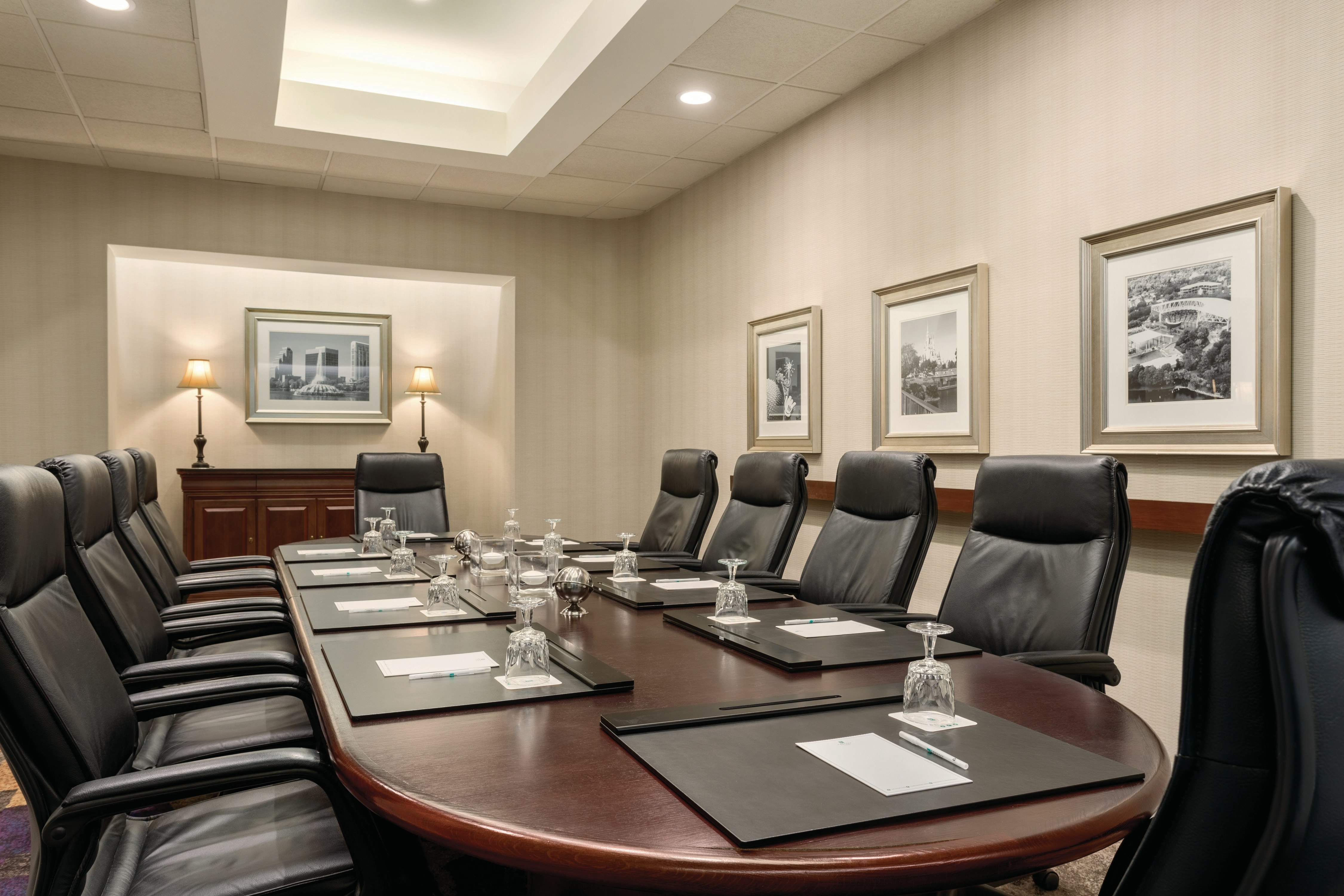 Embassy Suites by Hilton Orlando International Drive ICON Park 79/86