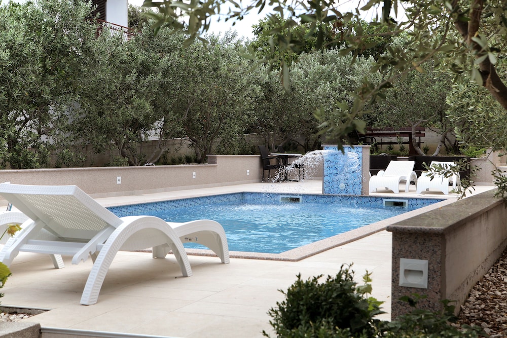 VILLA RUSTICA DALMATIA 43/50