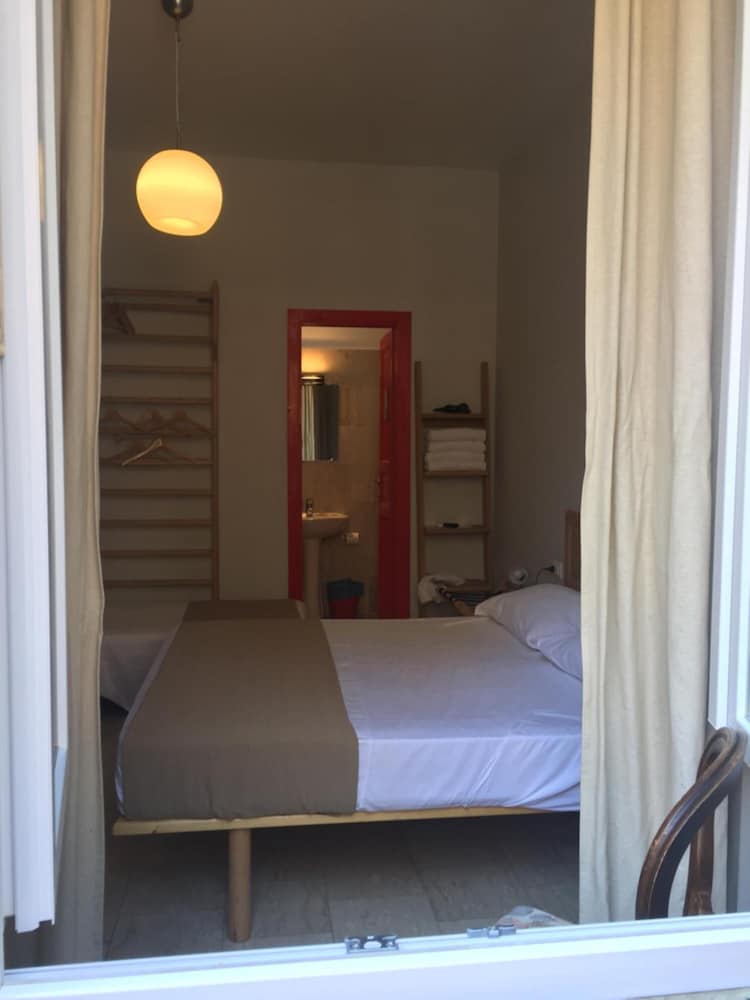 Roma Art Rooms 11/25