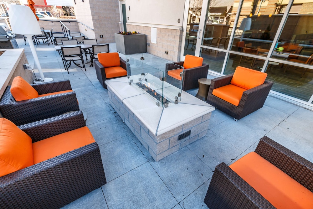 Hyatt House Denver Lakewood Belmar 22/42