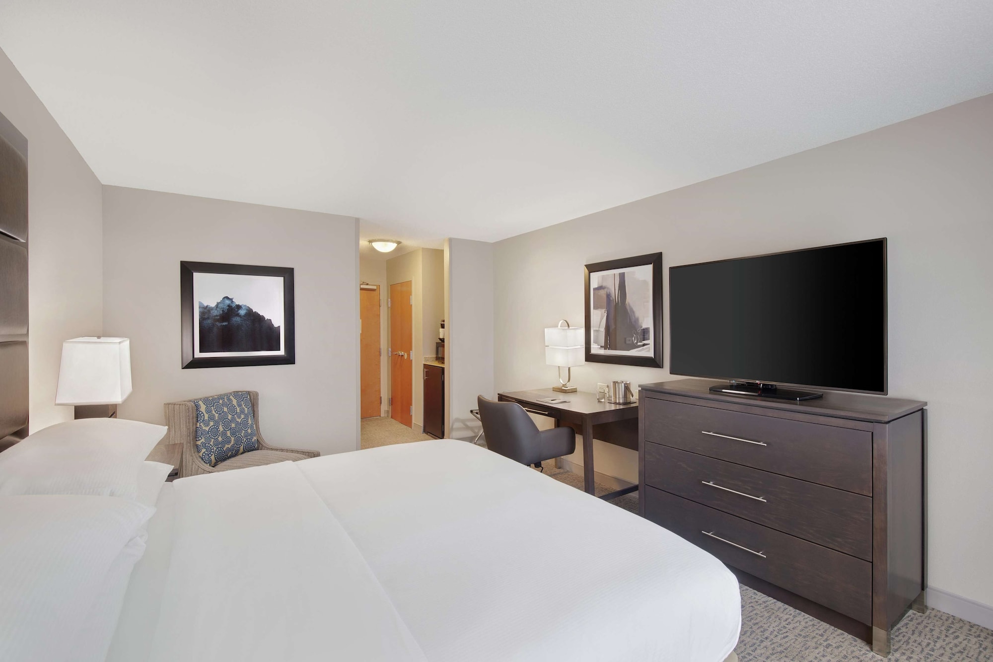 ROOM, KING BED