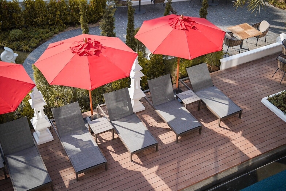 March Hotel & Suite Riverside 42/60