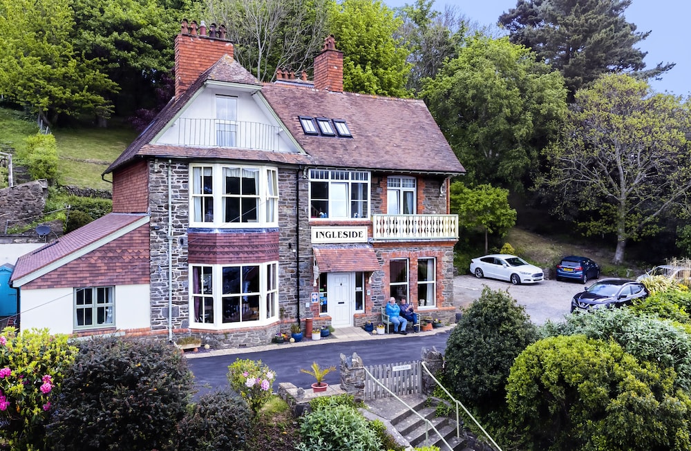 Ingleside Guest House 3/49