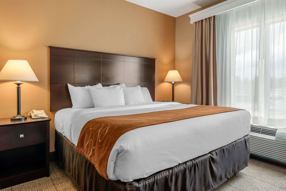 Comfort Suites near Route 66 13/49