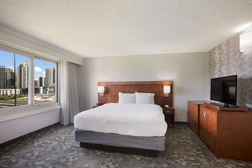 Suite, King Bed, Sofa