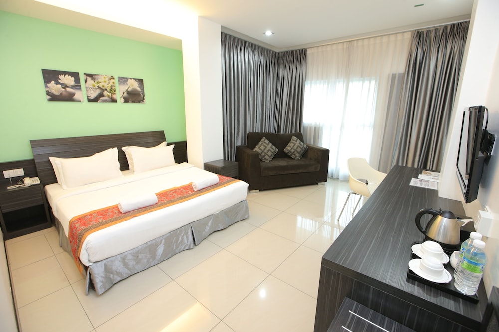 EXECUTIVE, KING BED