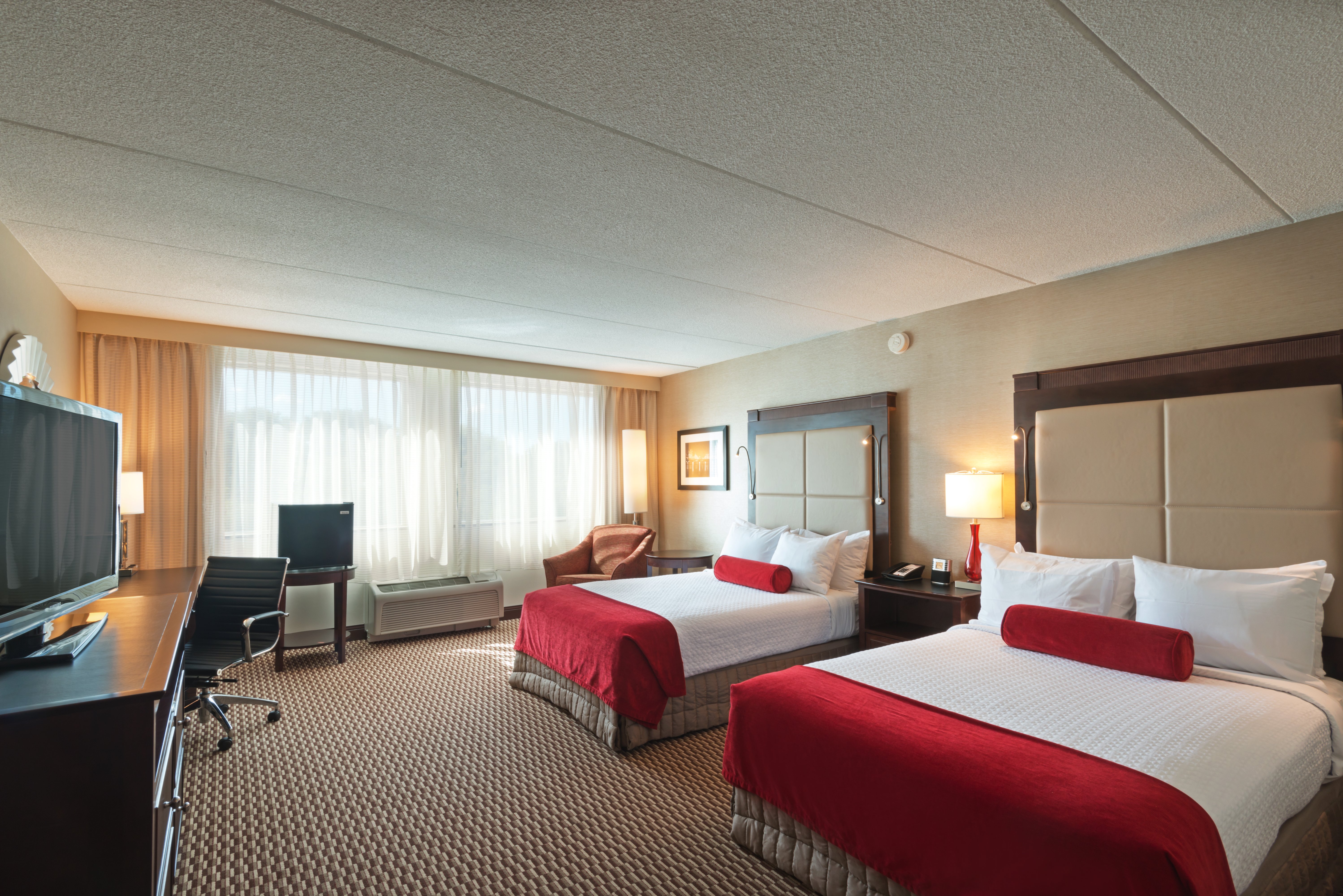 CROWNE PLAZA BOSTON - WOBURN 18/80