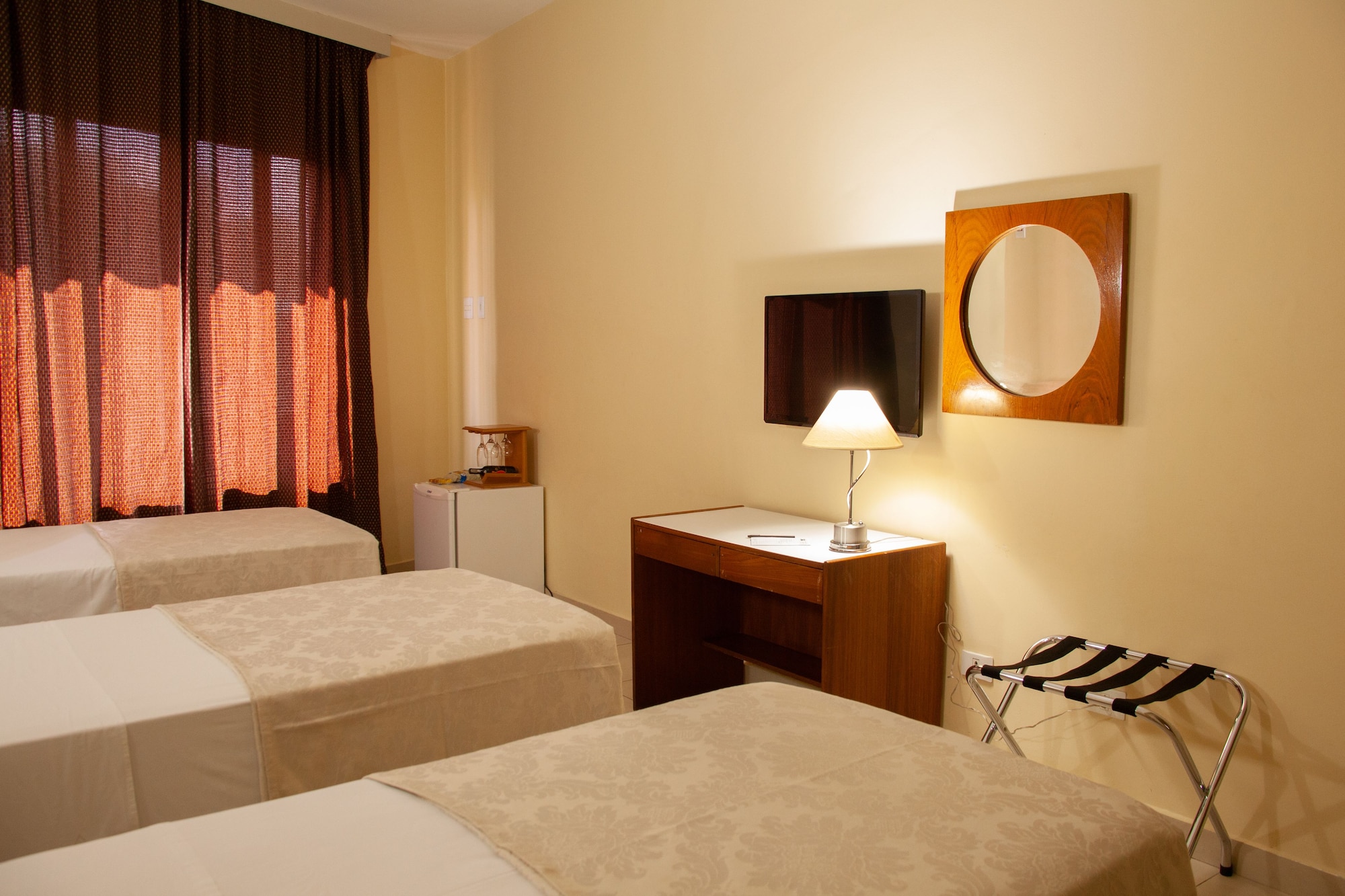 ROOM, TRIPLE