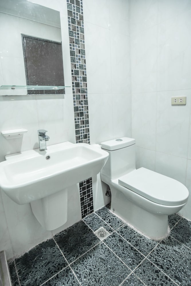 PJ Inn Hotel 39/43