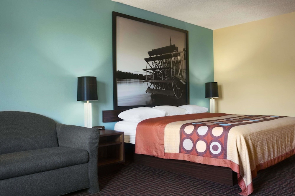 Super 8 By Wyndham Peoria 18/31