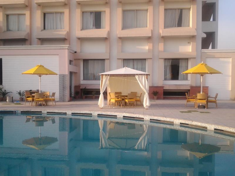 Hotel Sobti Continental 5/29