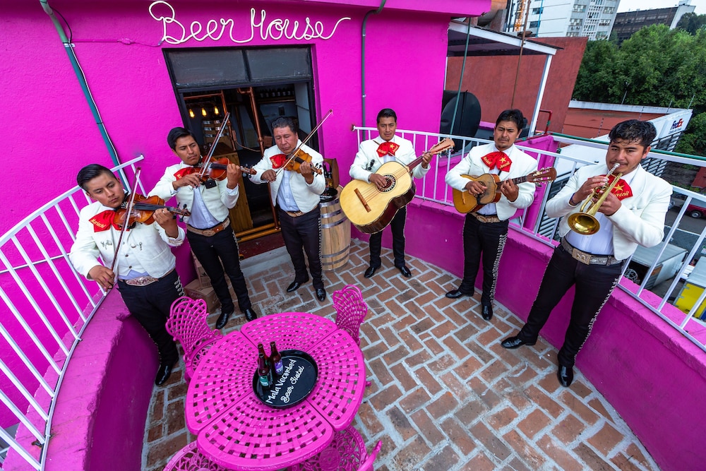 Mala Vecindad Beer Hotel 43/56