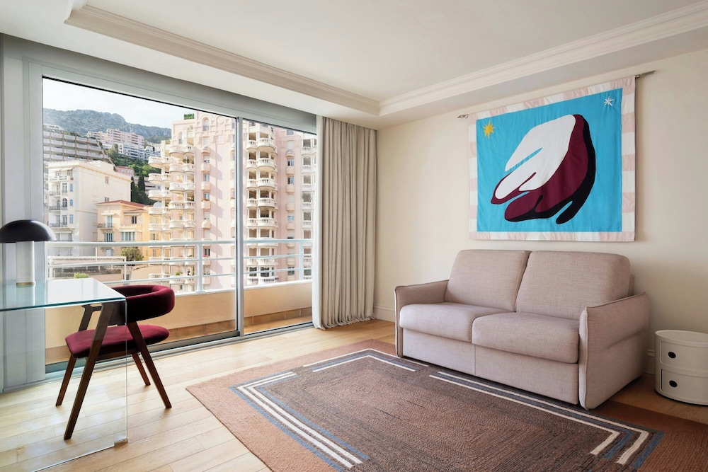 Le Meridien Beach Plaza 45/75