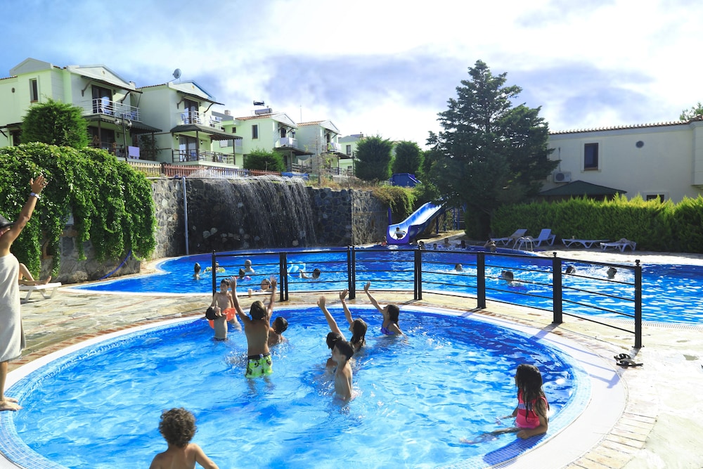 Akay Garden Family Club 29/48
