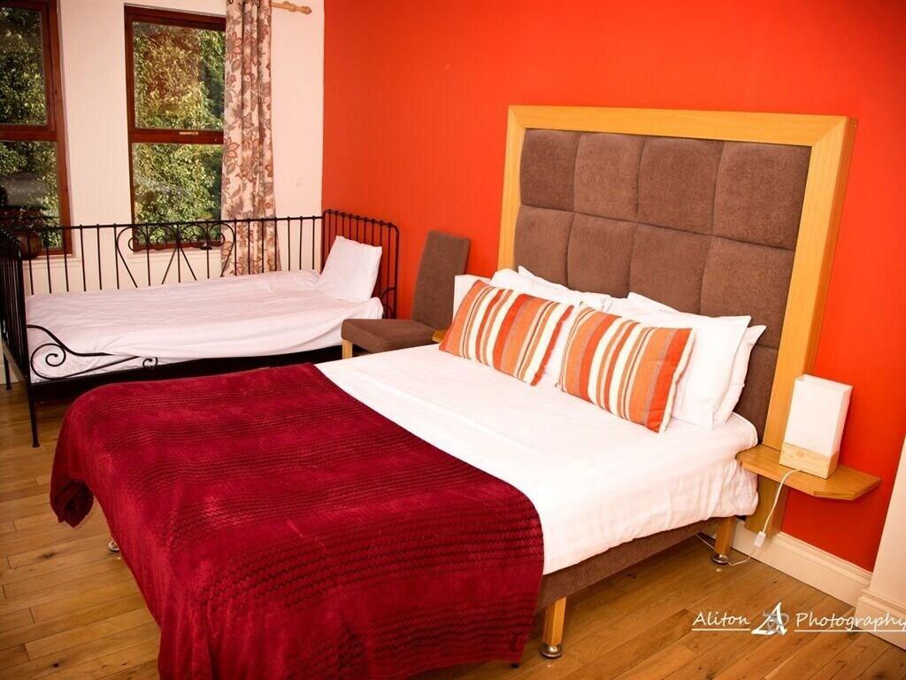 Drummonds Hotel 4/25
