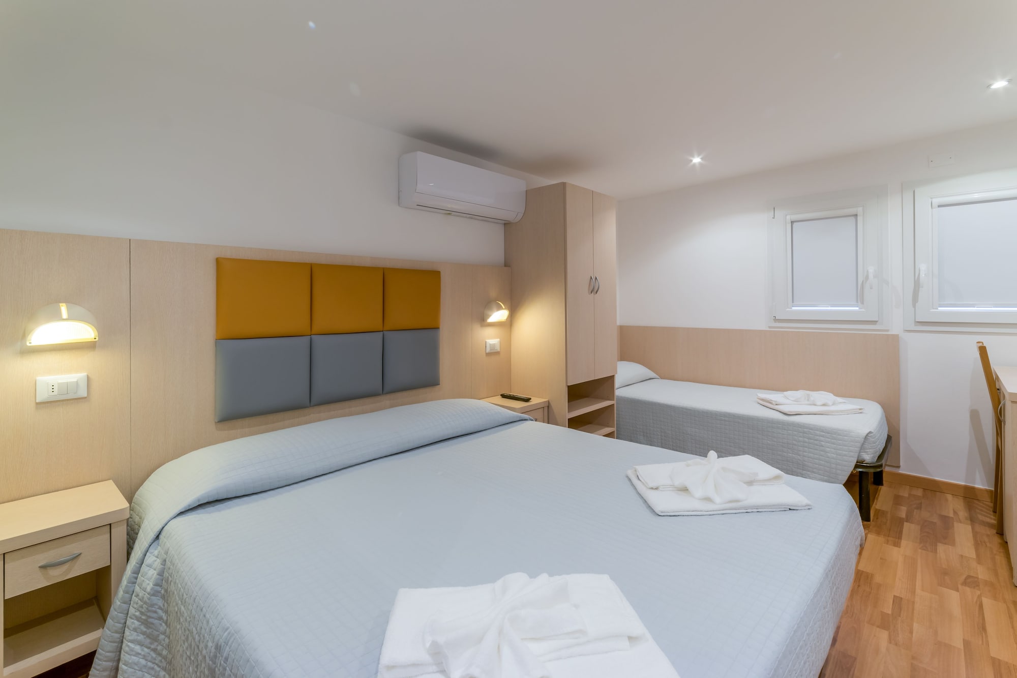 ROOM, TRIPLE