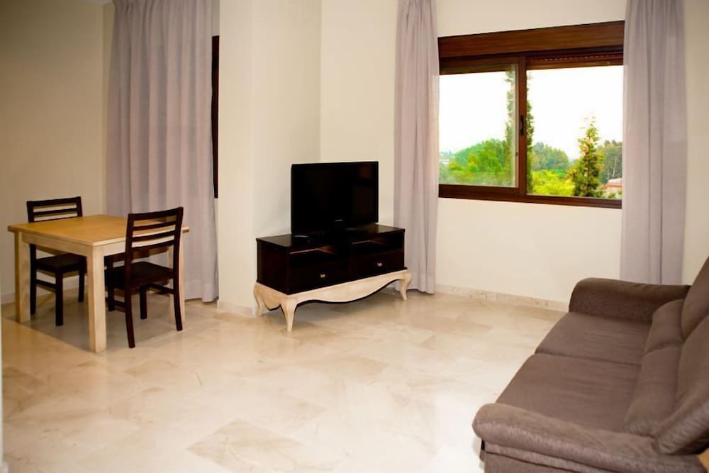 APARTAMENTOS TURISTICOS LA CASTILLEJA 17/30