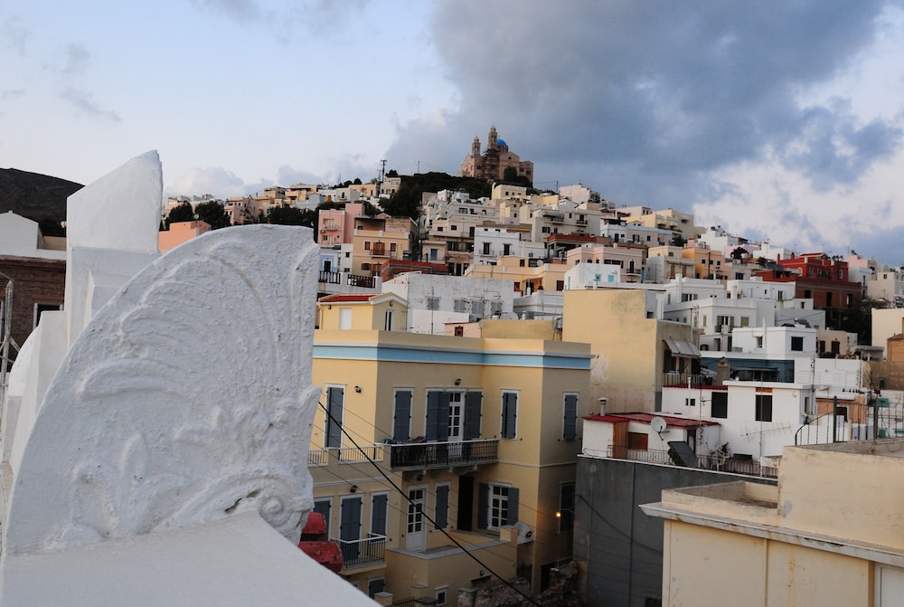 Hotel Omiros in SYROS