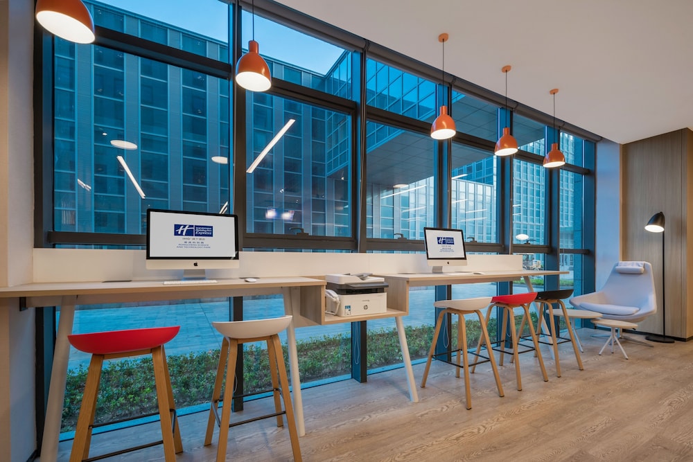 Holiday Inn Express Rongcheng Science and Technology Park 40/53