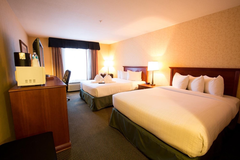 Merit Hotel And Suites 18/66