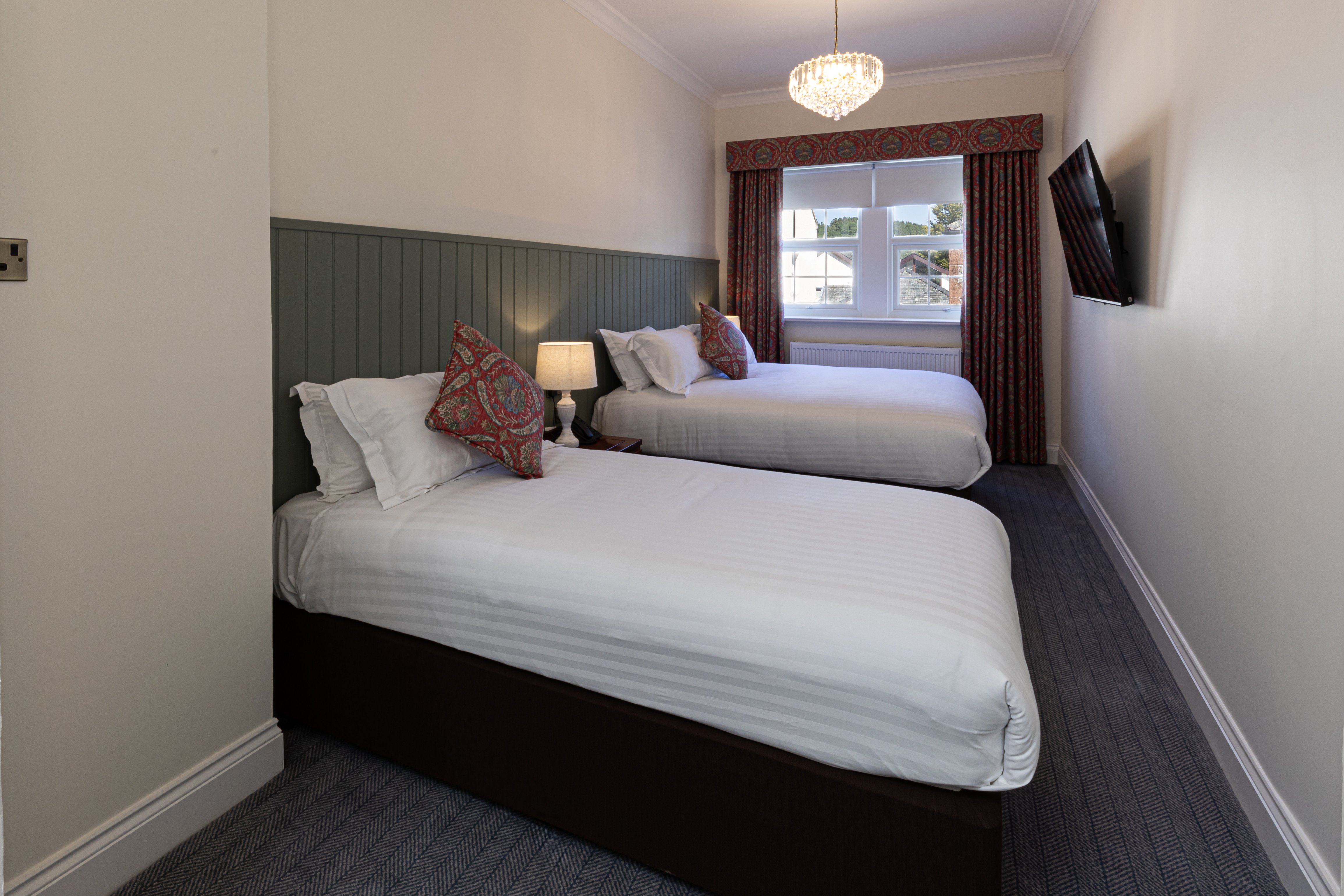 Lake District Castle Inn 3/50