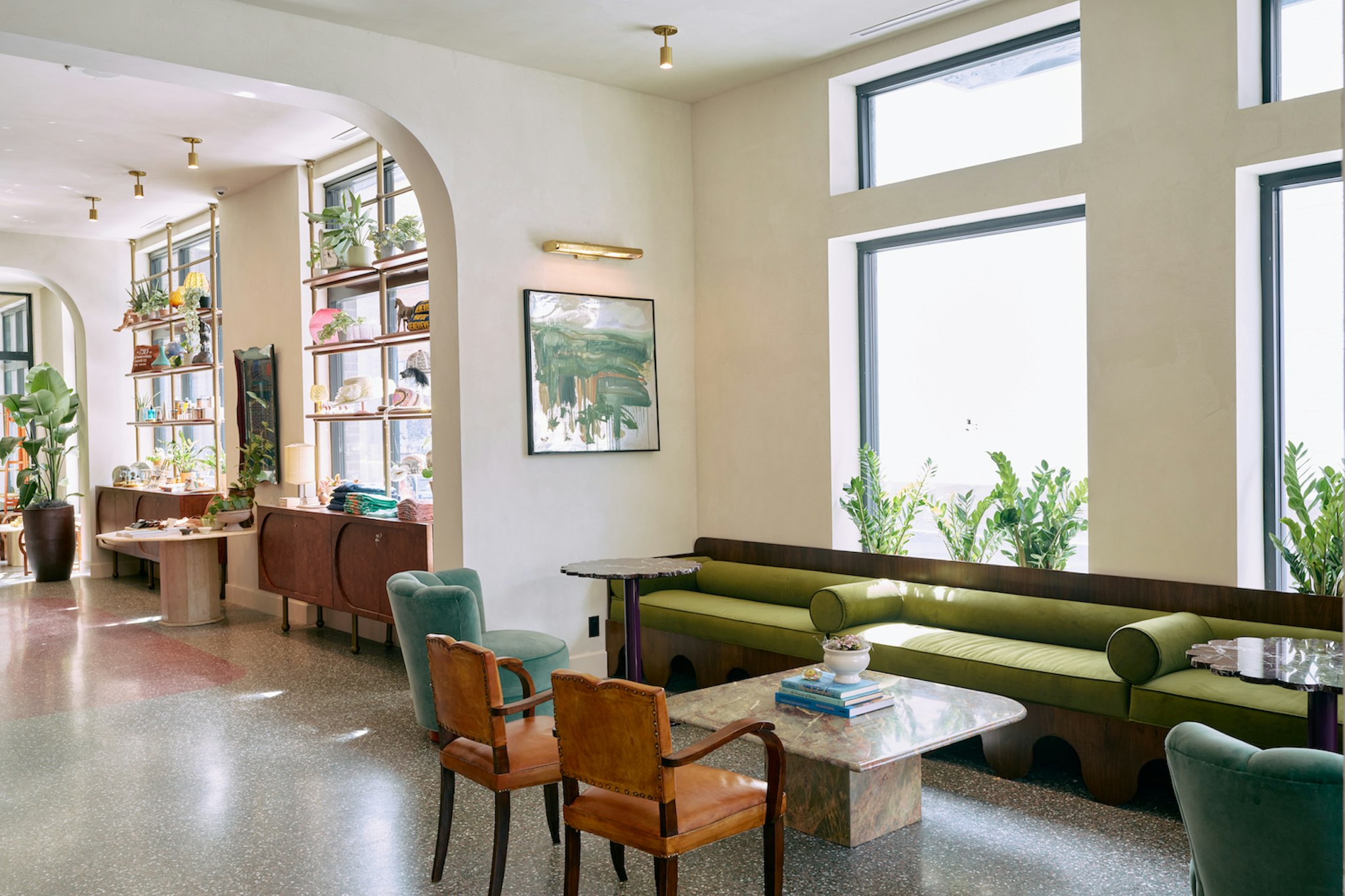 Hotel Genevieve 35/50