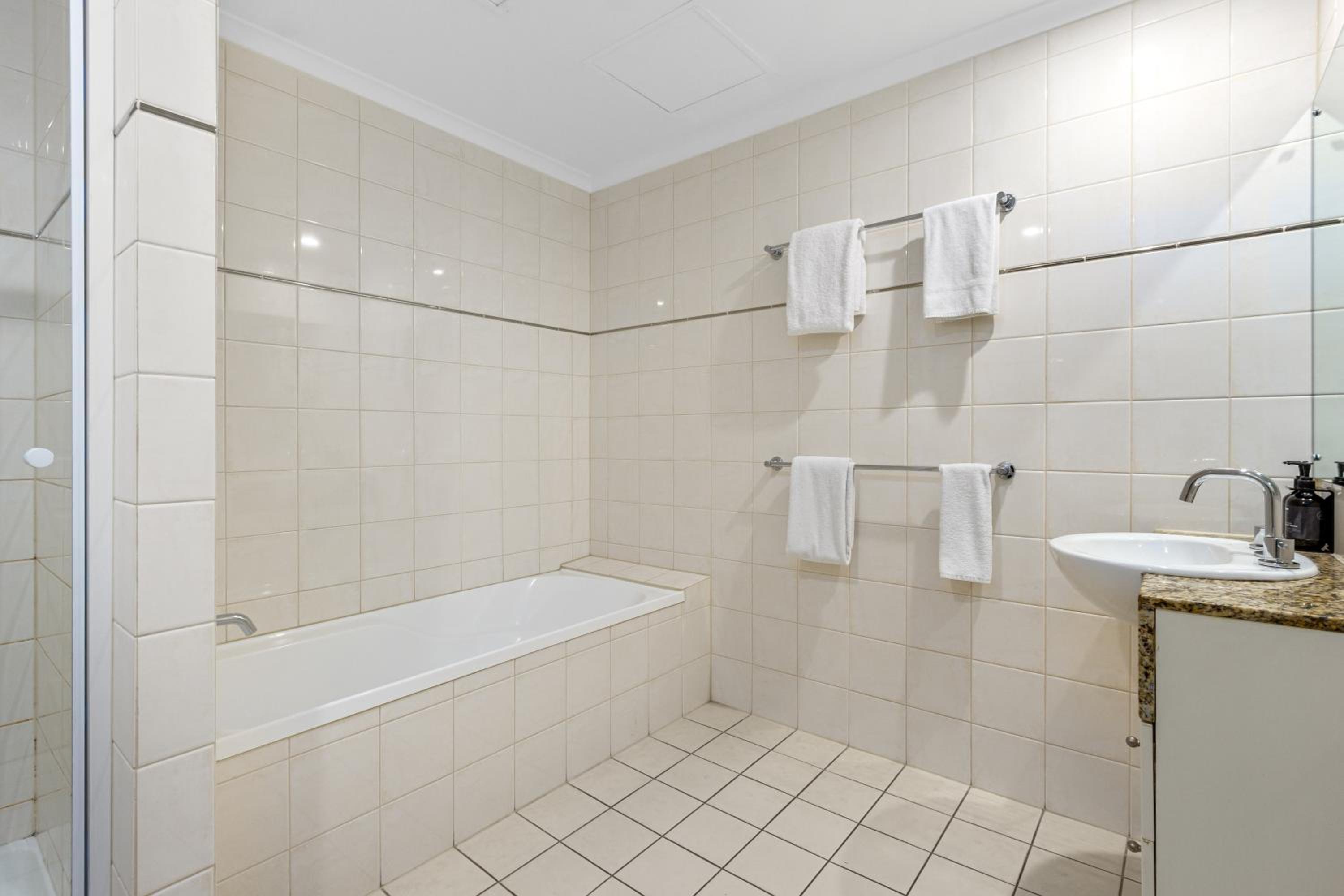 1 BEDROOM, DELUXE, APARTMENT
