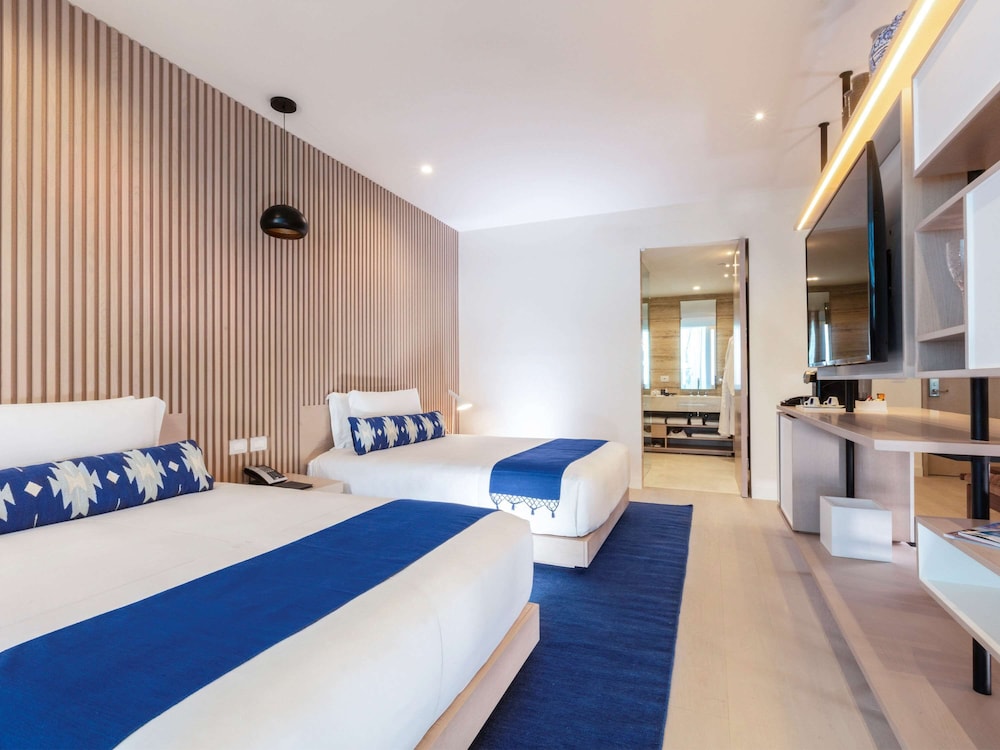 1 BEDROOM, DELUXE, SUITE, OCEAN FRONT