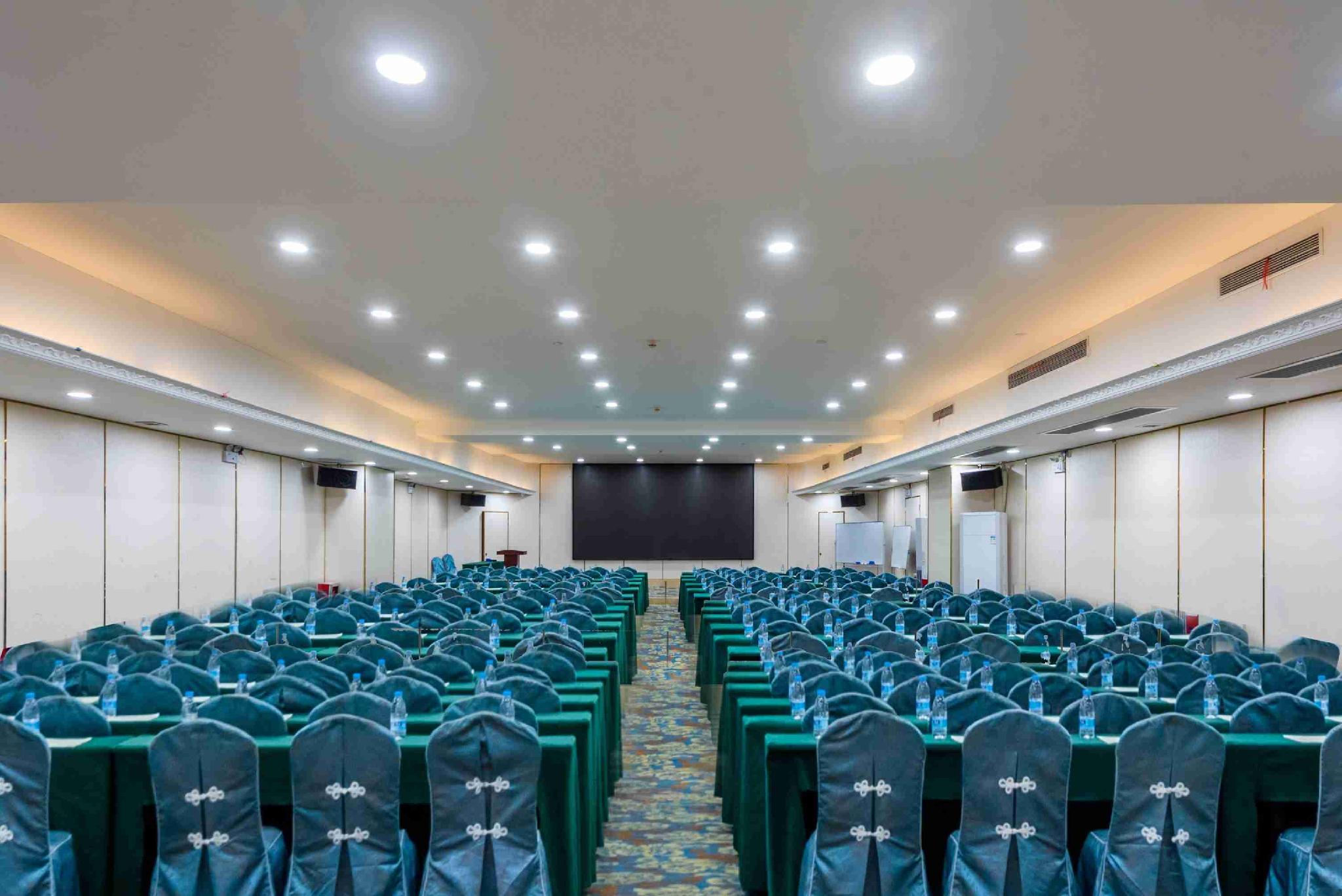 Vienna Hotel (Guangzhou South Railway Station Hanxi Changlong Scenic Spot) 36/42