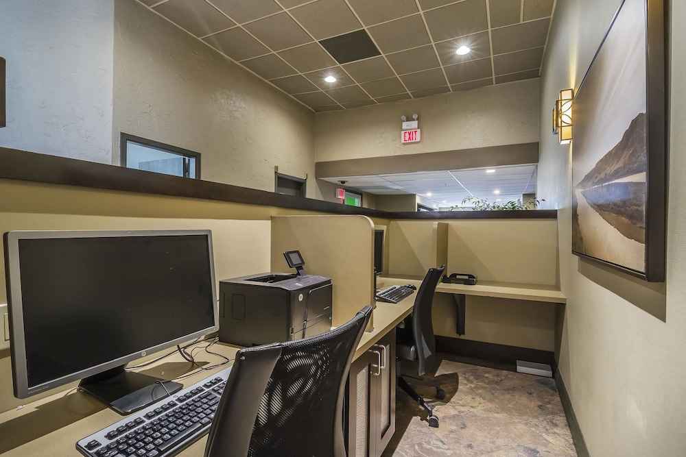 Quality Hotel & Conference Centre Fort McMurray 38/41