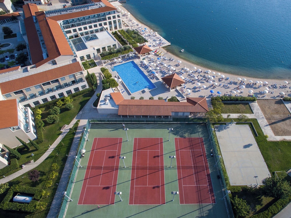 ADMIRAL GRAND HOTEL in DUBROVACKO PRIMORJE