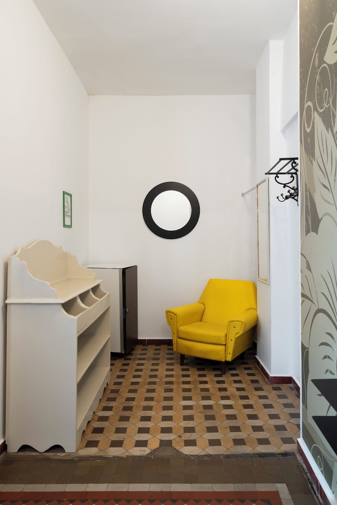 Home Youth Hostel 64/73