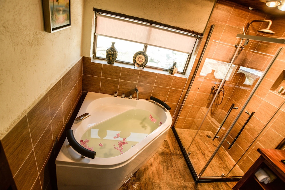 E-Outfitting Boutique Hotel Shangri-La 48/66