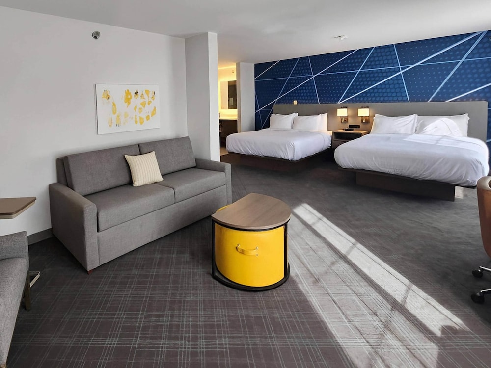 STANDARD, 2 QUEEN BEDS