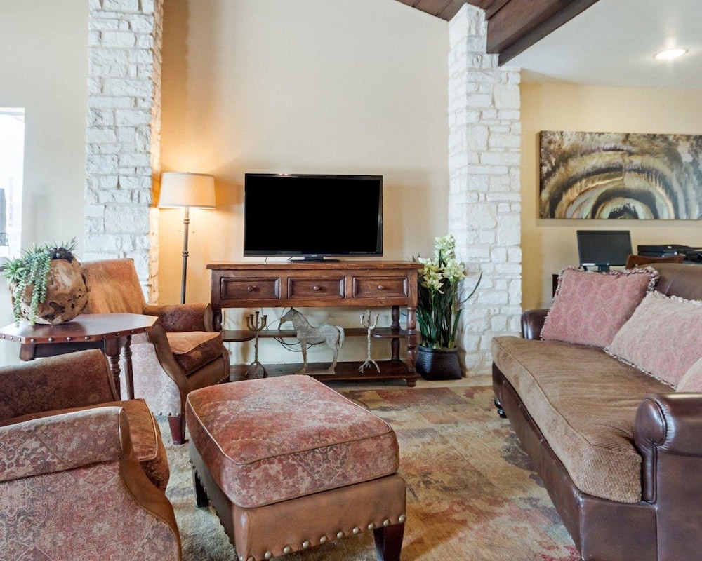 Motel6 Junction, TX - Llano River 50/60