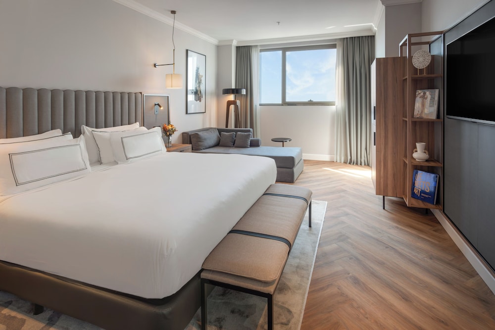 Connecting, Supreme, Twin Beds