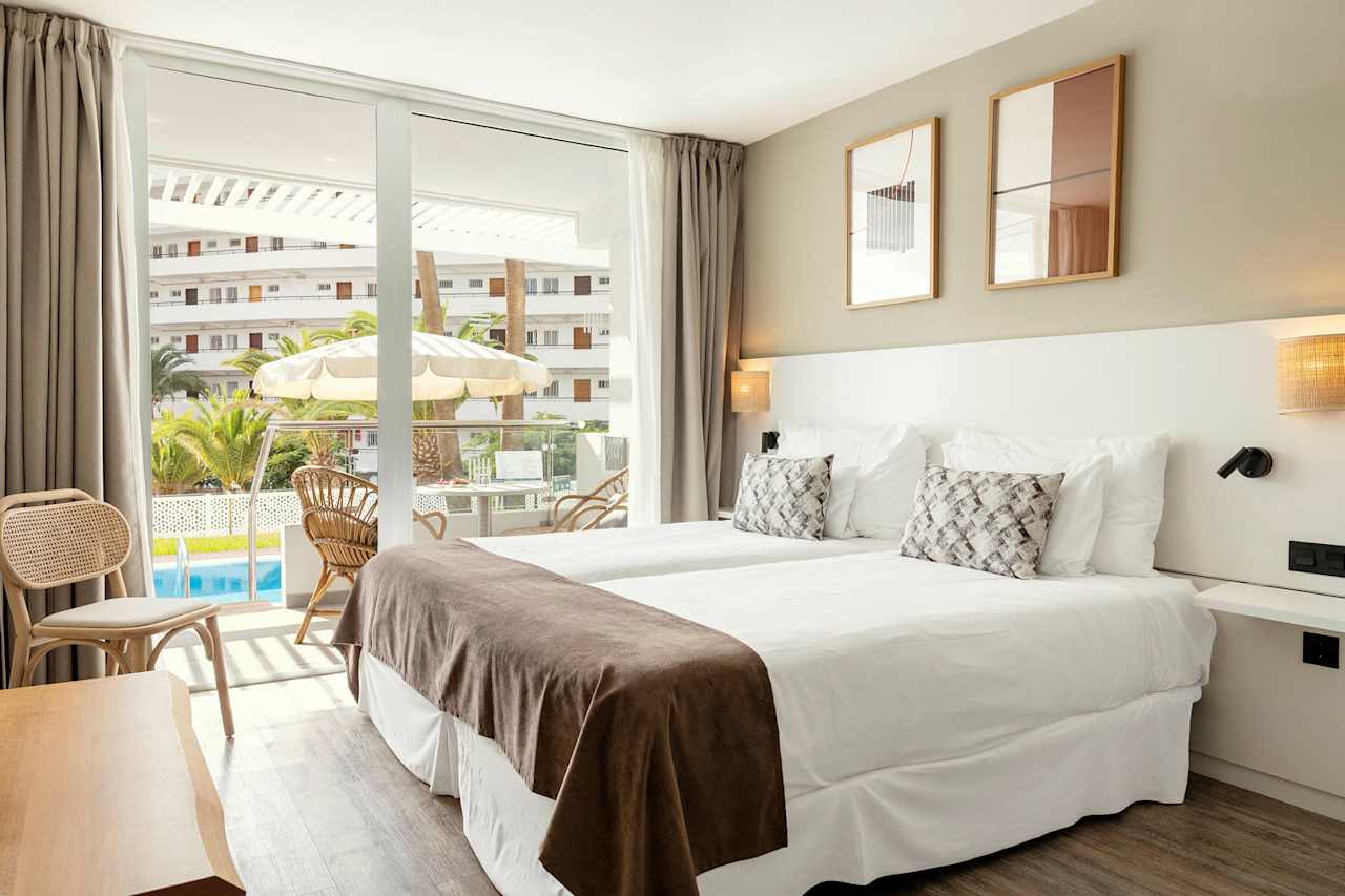 Swim Up, Junior Suite