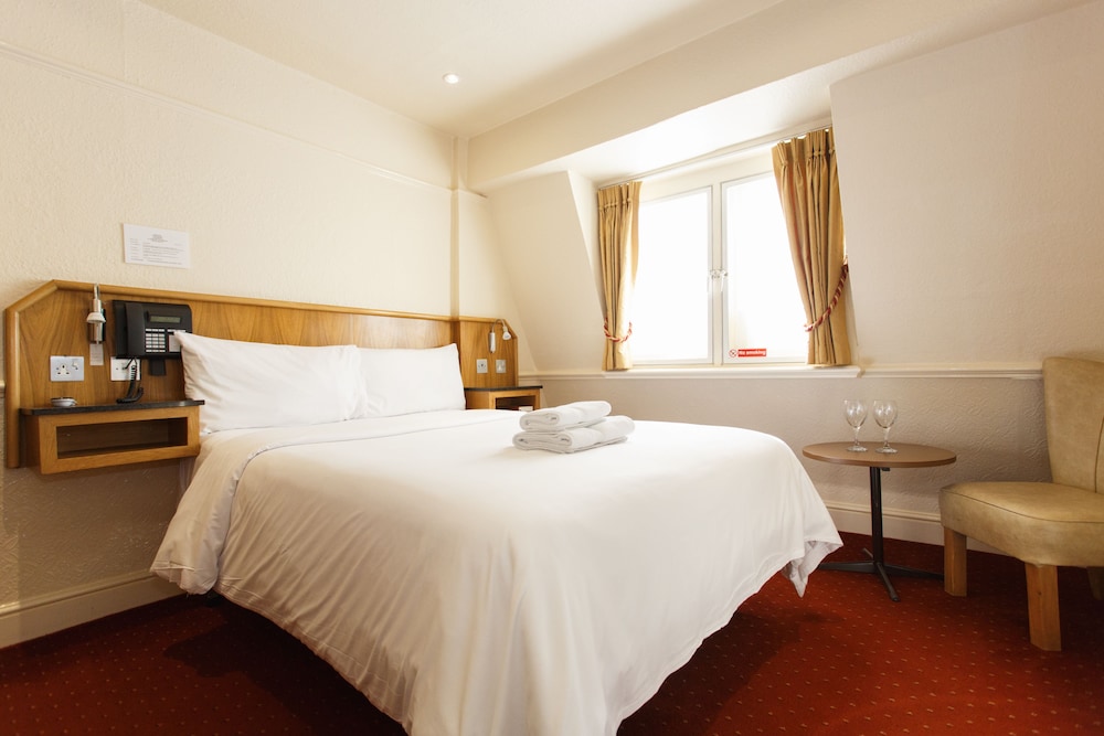 ROOM, DOUBLE BED